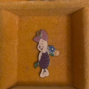 Piglet charm with flowers (Winnie the Pooh)